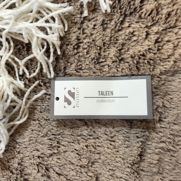 π° BOGO FREE ALL ITEMS π° - Picture 4 of 5